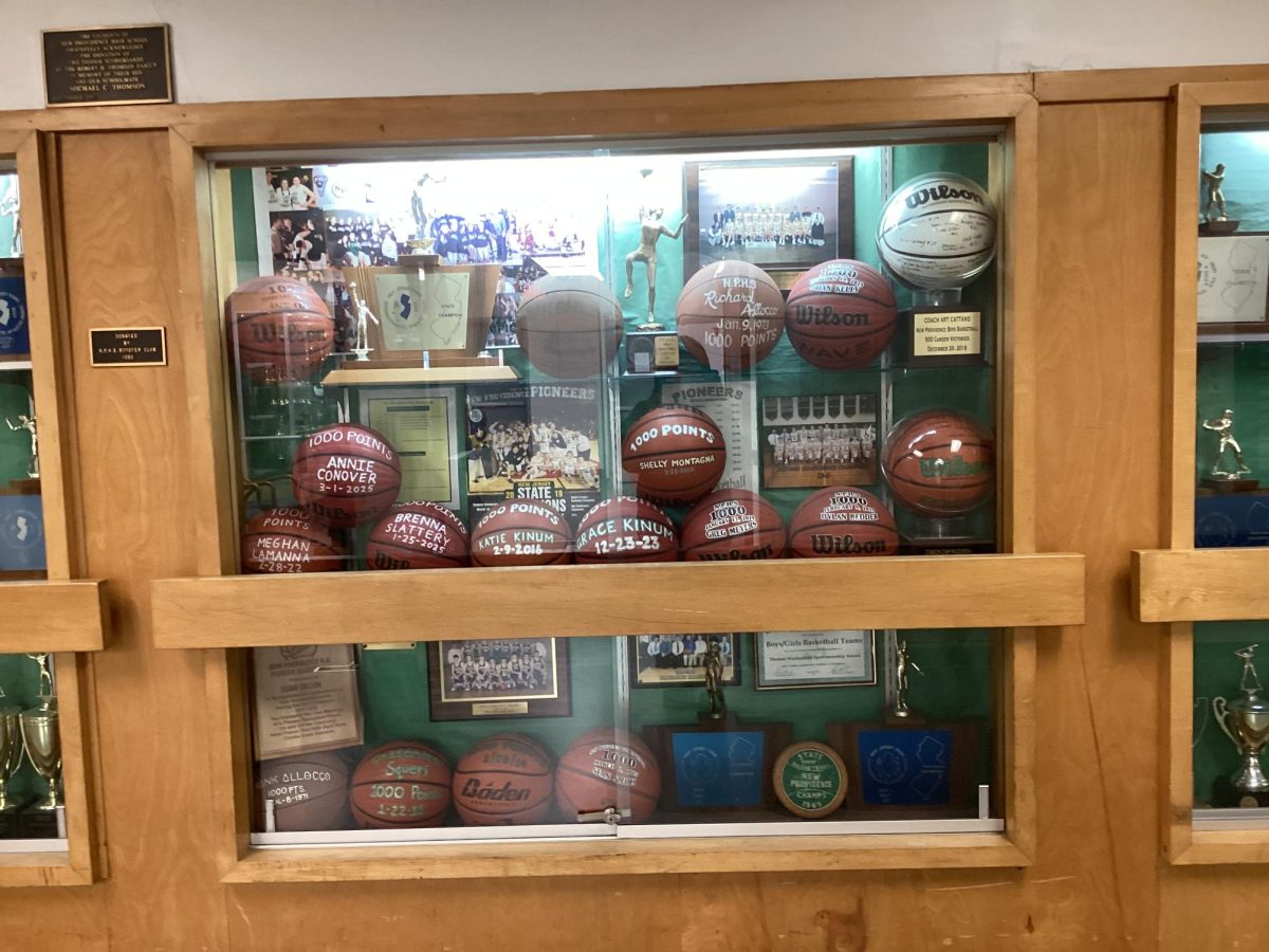 Pioneer basketball players that reached 1,000 career points 